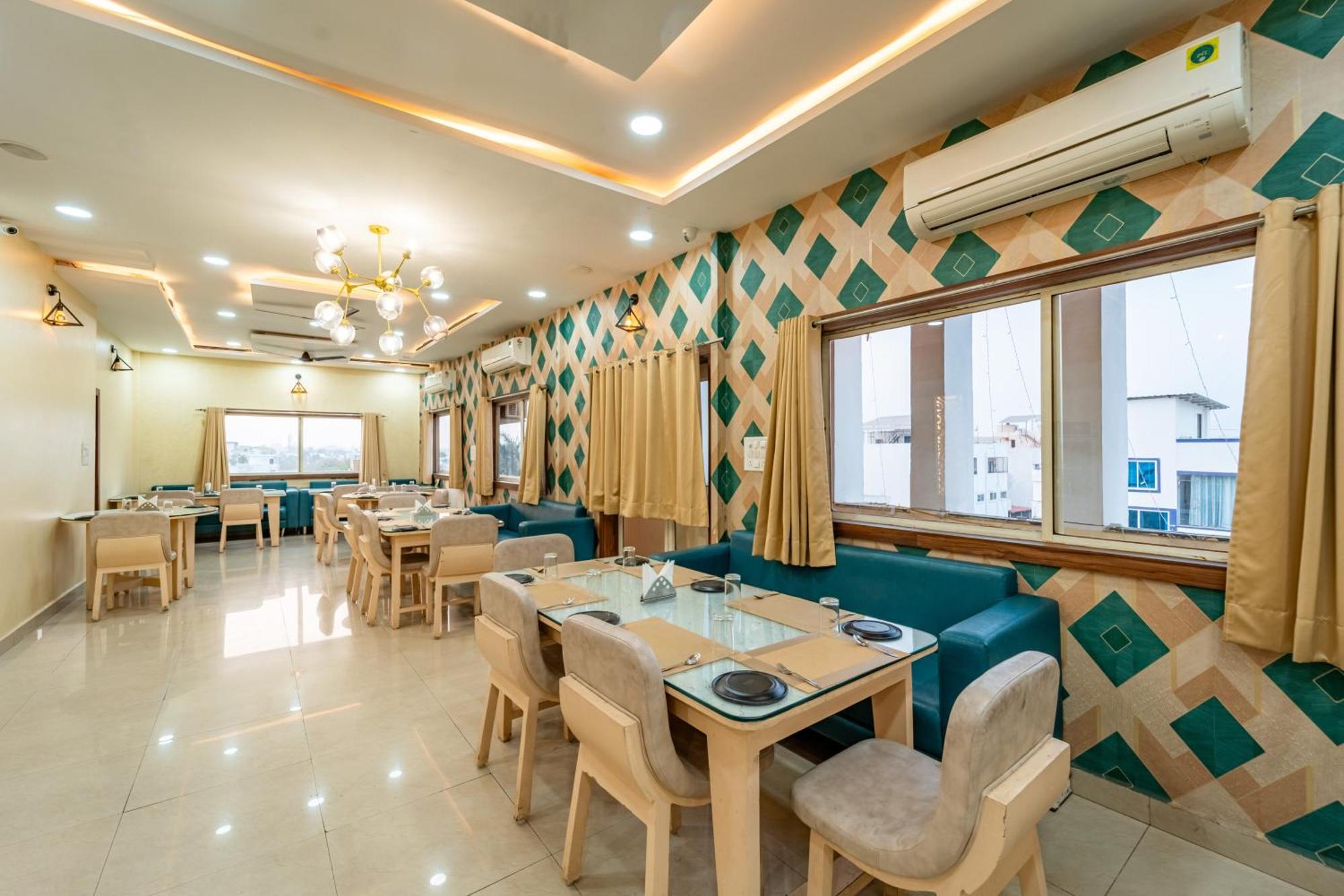 Treebo Premium Zorba Otel Bhopal Dış mekan fotoğraf