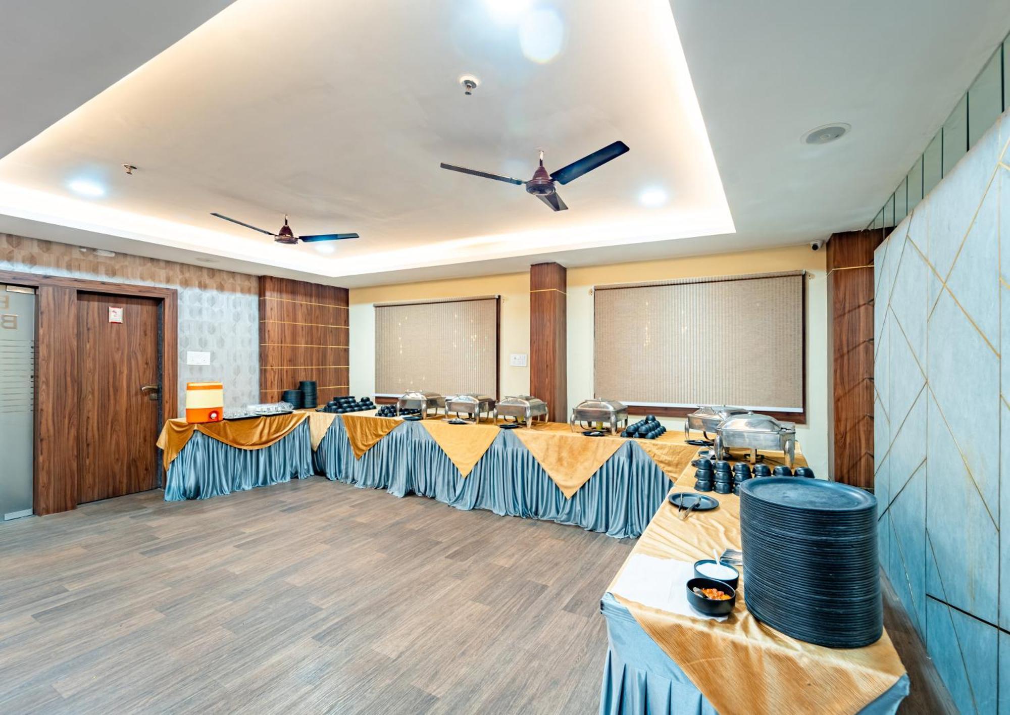 Treebo Premium Zorba Otel Bhopal Dış mekan fotoğraf